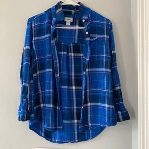 OLD NAVY BLUE PLAID BUTTON UP